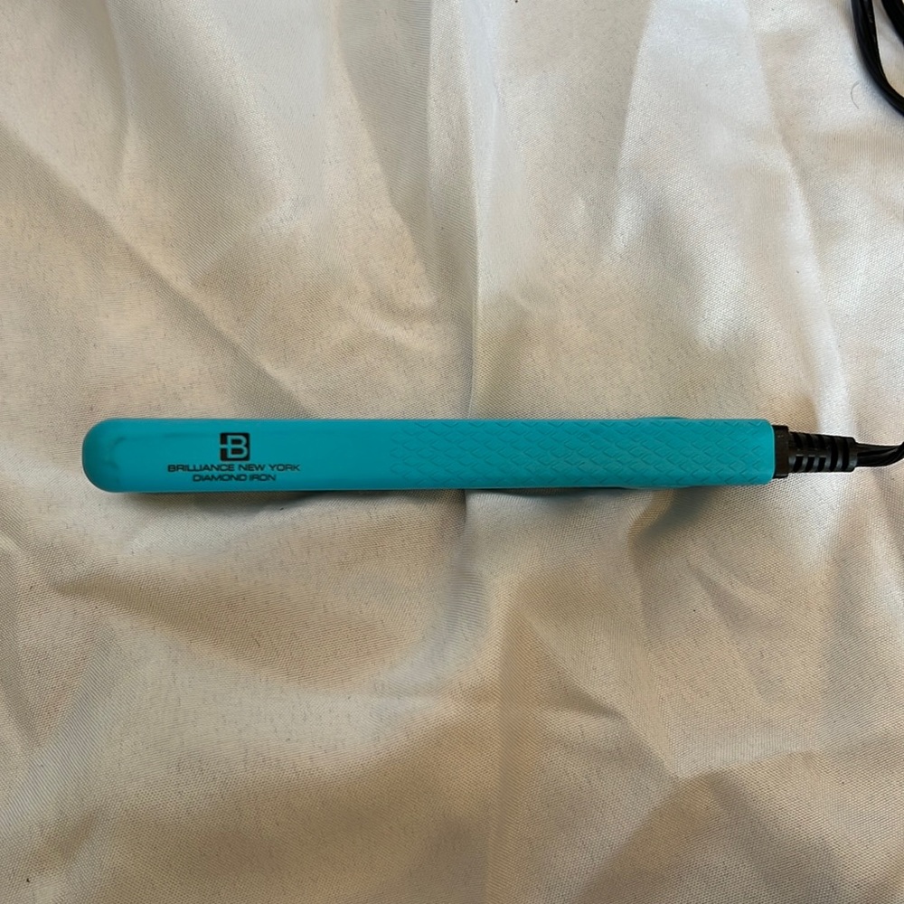 Small straightening iron